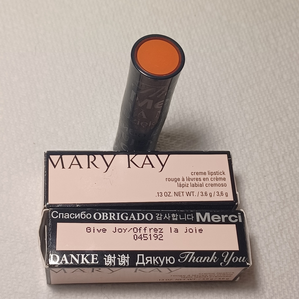 NEW Mary Kay Creme Lipstick - Give Joy